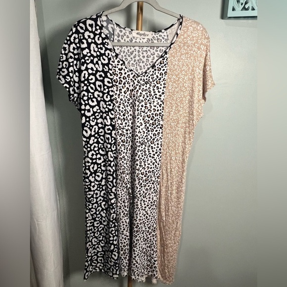 Haptics By Holly Harper Dresses & Skirts - Haptics by Holly Harper Stylish V-Neck Animal Print Dress